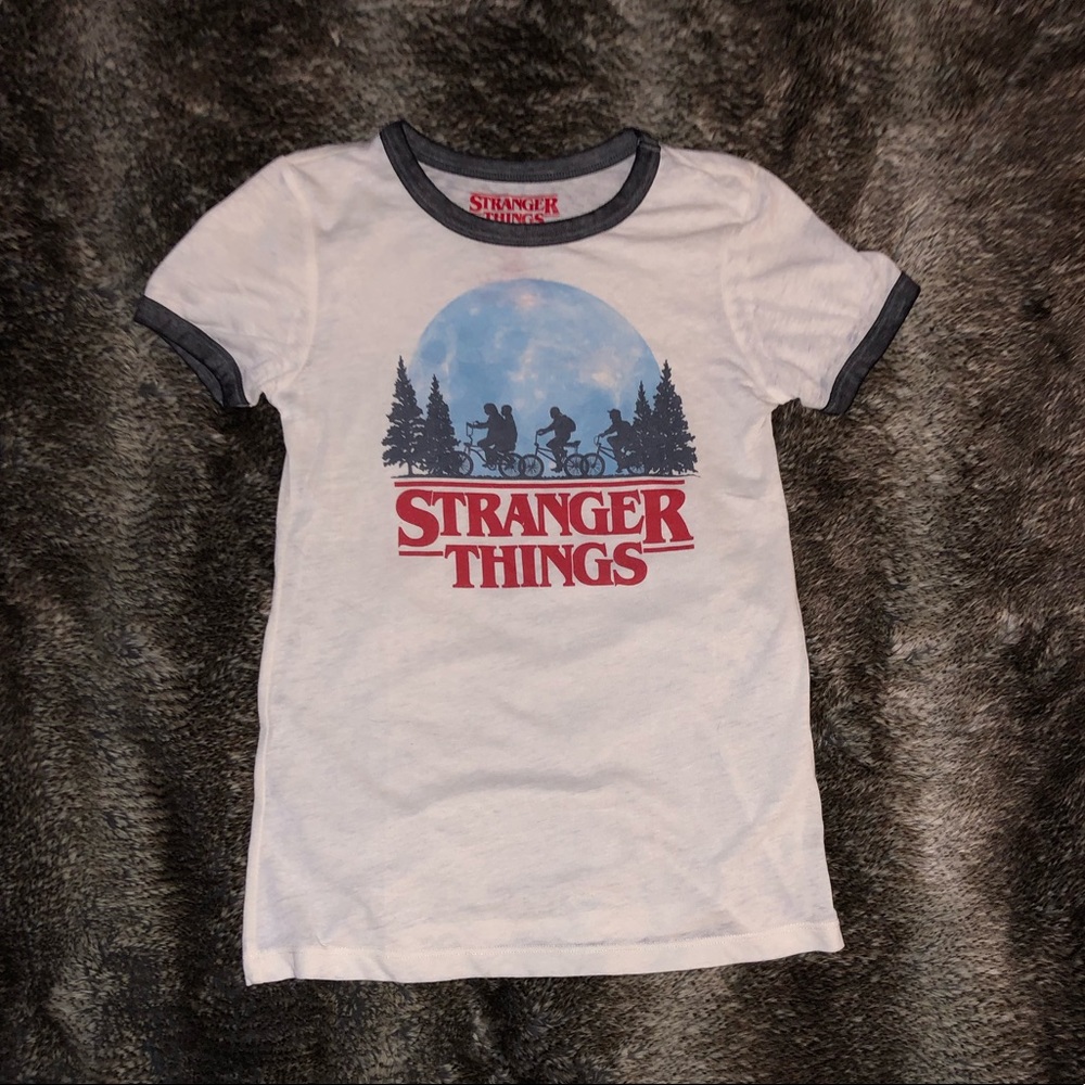 New w/o tags lightweight “Stranger Things” T